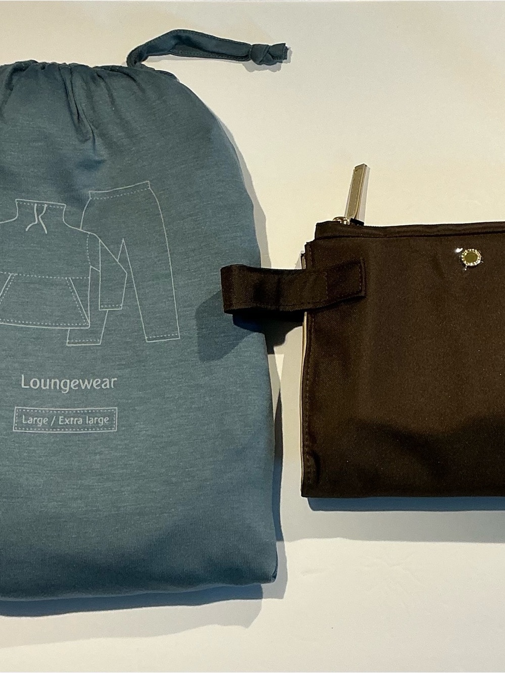 Emirates Business Class Men's Loungewear Set L/XL Blue & Bulgari Amenity Kit